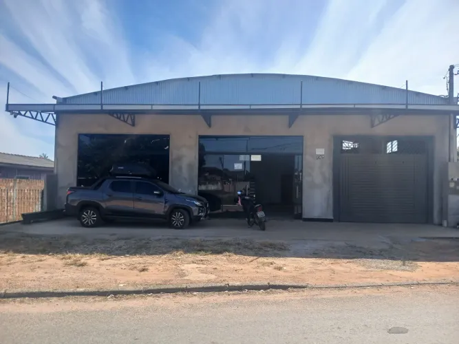 Vendo ponto comercial com casa nos fundos financiamos também 