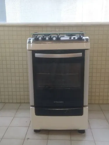 Fogão 4 Bocas Eletrolux Chef com Mesa Inox e Forno Amplo 