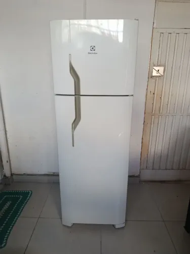 Vendo geladeira Eletrolux 