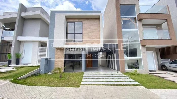 Sobrado de Condomínio com 3 Quartos, 2 Suítes, 122.65M², à Venda por R$ 810.000,00 - Umbar