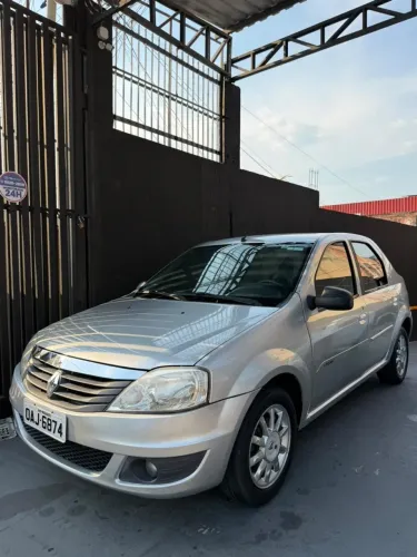 Renault Logan Expression Hi-flex 1.6 8V 4P 2013