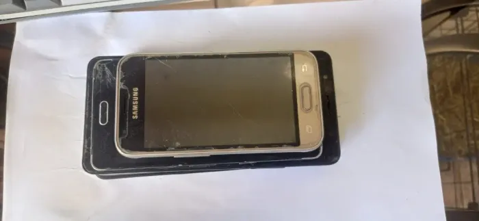 Lote com 5 Celulares Sucata - Para Retirada de Peças / Defeito
