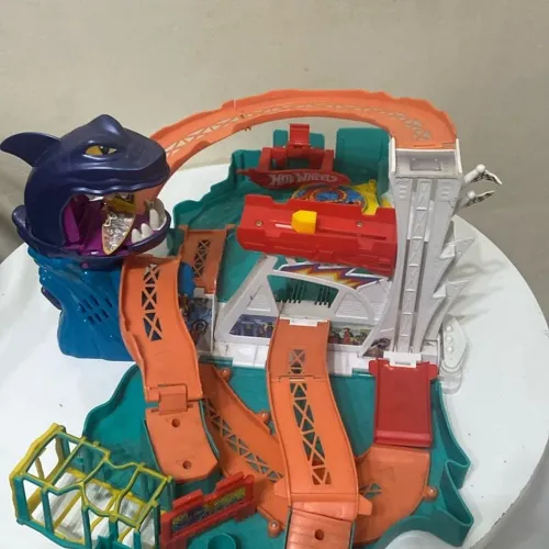 Pista Hotwheels Maleta Tubarão 
