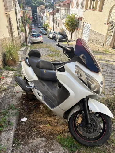 MOTO MAXSYM - ÓTIMA PARA VIAGENS! CONFORTÁVEL!