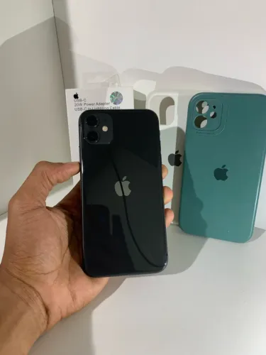 iPhone 11 preto 64GB conservado