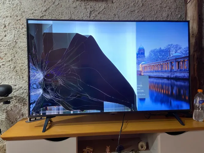 Vendo TV LG 50 polegadas com defeito