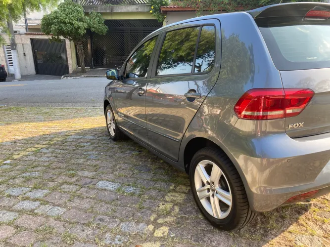 Volkswagen Fox Comfortline 1.6 Flex 8V 5P 2016