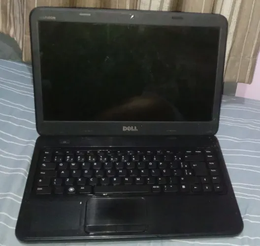 Notebook Dell antigo com defeito - para peças/conserto