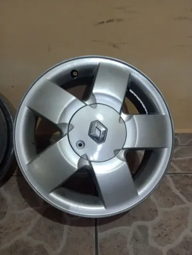 1(uma) roda liga leve aro 14 original Renault Clio