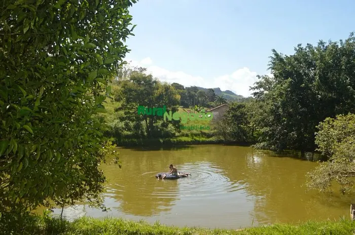 CHÁCARA FORMADA COM RIBEIRÃO EM PARAIBUNA-SP