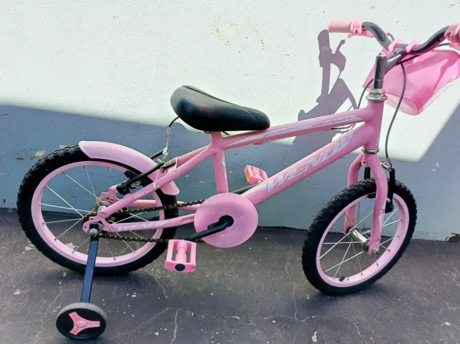 Bicicleta semi nova infantil 