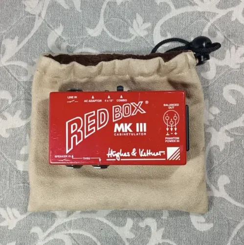  Hughes & Kettner Redbox MKIII Vermelho - Simulador de gabinete ideal para ligar guitarra.