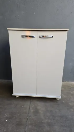 Sapateira - comprimento 0,39 cm, altura 0,99 cm, largura 0,72 cm