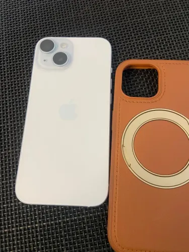 Apple iPhone 15 128GB 6,1? 48MP branco novo um mes de uso com garantia de uma ano