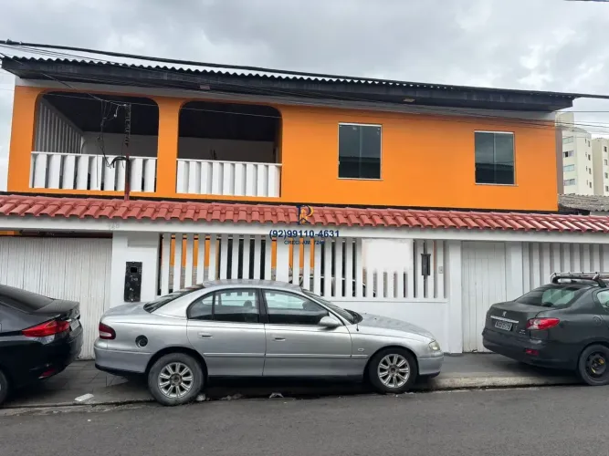 Casa no Parque 10 com 3 Suítes I Piscina I 5 Vagas I 300m² I Churrasqueira I Aceita financ