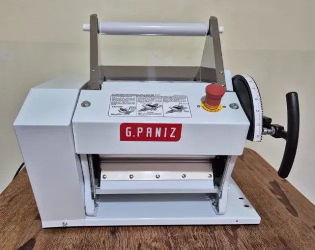 Cilindro Laminador CLI 300 de Bancada Bivolt G Paniz