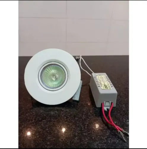 Lo It 6 Luminária de embutir com driver e lâmpada.