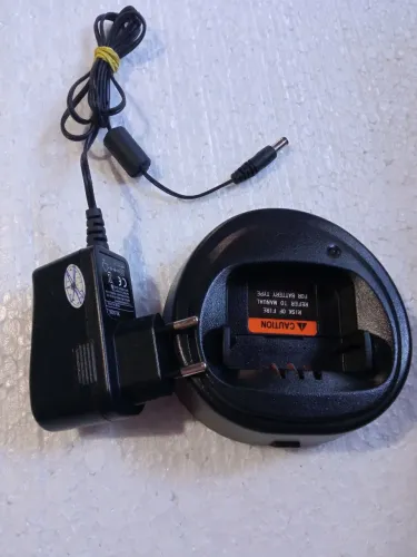 CARREGADOR + FONTE PARA RÁDIO HT , MOTOROLA EP450.