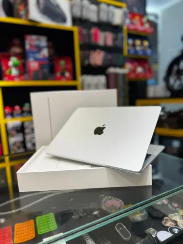 MacBook Air M5 / 16gb Ram / 256gb SSD / Lacrado / Loja Física Icaraí