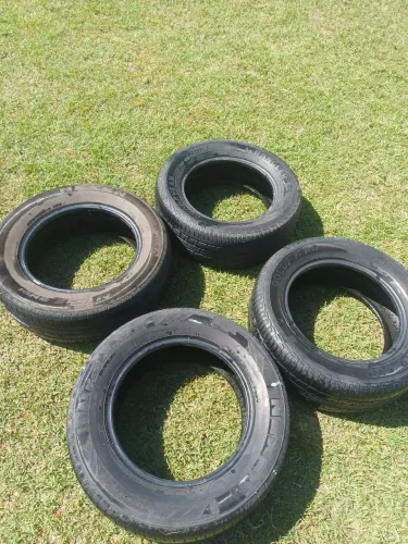 Pneus Goodyear e Nexen 235/60 R16