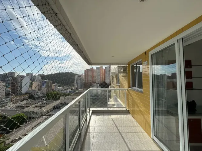 BS IMOBILIÁRIA VENDE Lindo apartamento de 110m², sol da tarde, frente, claro, arejado. Sa