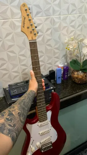 Guitarra para canhoto Strinberg