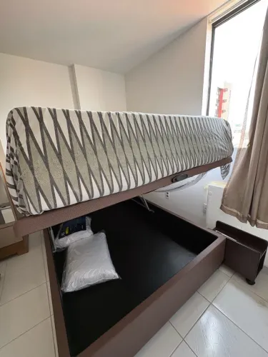 Vendo base de cama box baú