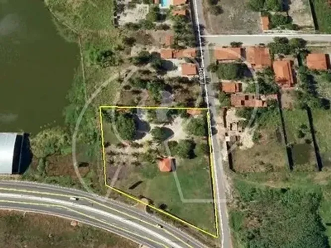 localizado na Estrada Icarai-Pacheco, Terreno para diversas atividades, prox. Sesc de Ipar