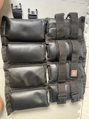 Par de Caneleiras 9kg Cada (18kg Total) - Usadas e Conservadas