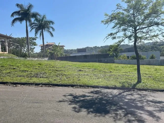 Terreno à venda, 1100 m² - Condomínio Saint Charbel - Araçoiaba da Serra/SP