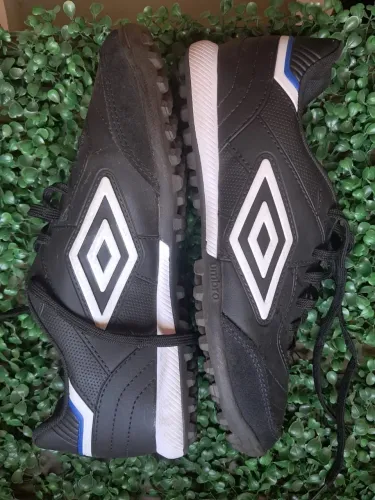Chuteira Society Umbro Speciali
