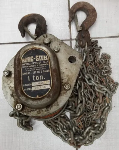 Talha Guincho para Manobra de Peso manual Capacidade 1 tonelada R$ 499,00