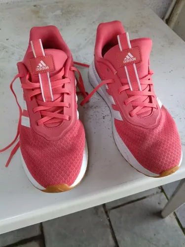 Vendo um tênis Adidas cloudfoam unissex semi-novo 