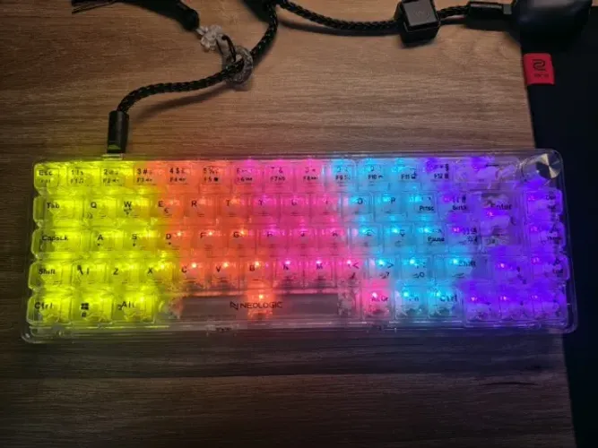 Teclado Mecânico Neologic Crystal Edge