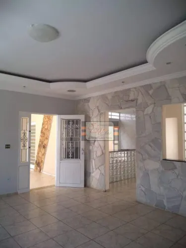 Excelente Casa a Venda com Piscina Abaixo do Valor de Mercado