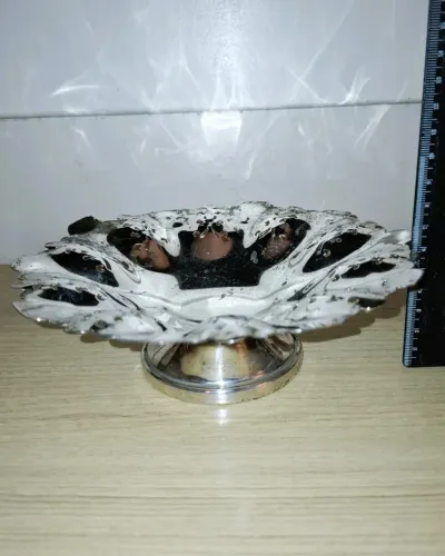 Antigo centro de mesa (ou fruteira) vintage em metal, decoração com vazados
