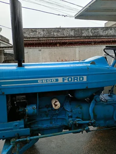Trator FORD 6600