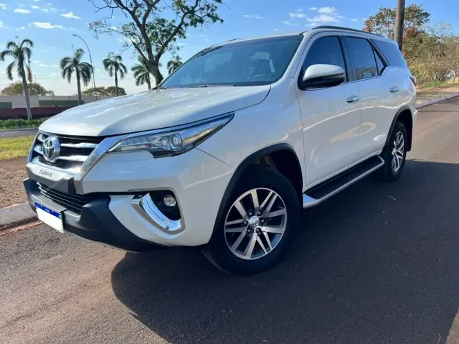 Toyota Hilux SW4 SRX 4X4 2.8 TDI 16V Dies. Aut. 2018