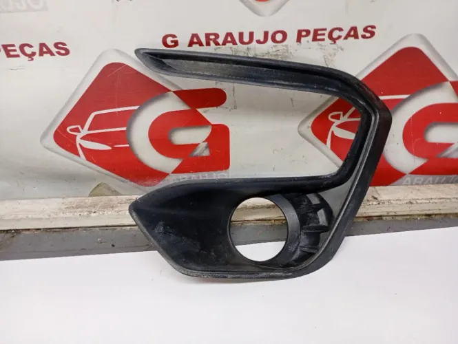 Moldura farol milha esquerdo ford ka freestyle 2018 á 2021