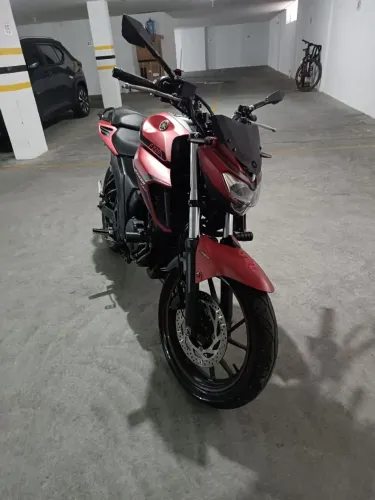 Fazer 250 2019 vermelho fosco