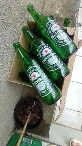 Vasilhame Heineken em ótimo estado