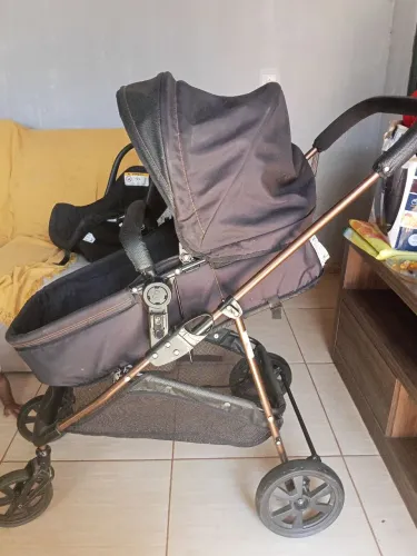 Carrinho de bebê Moisés +bebe conforto