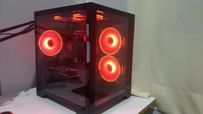 pc gamer com alguns acesorios