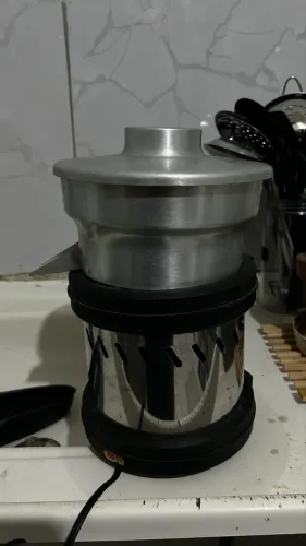 EXTRATOR DE SUCO DE FRUTAS INDUSTRIAL 