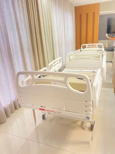 Cama Hospitalar Elétrica 10 Mov Poltrona + Trend + Pro Clive Branco 127/220v