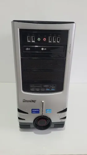 Gabinete Gamer Huntkey com leitor de DVD