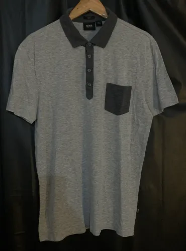 Camisa Polo Hugo Boss Slim Fit tecido fino ótimo estado tamanho único