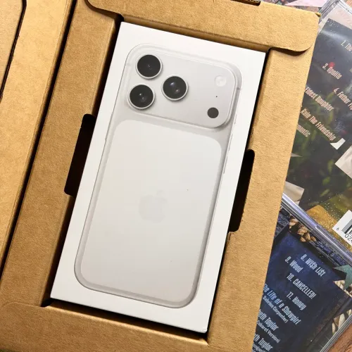 iPhone 17 Pro 256GB Silver Modelo Americano USA e-SIM Lacrado 1 Ano de Garantia 