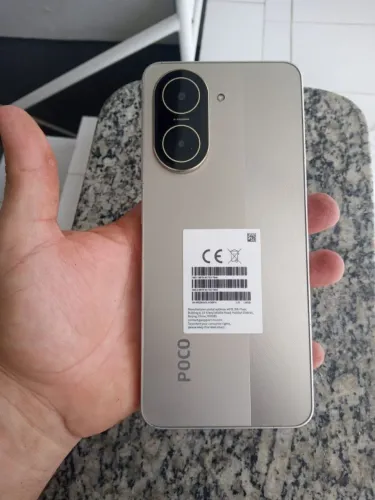 Celular no precinho