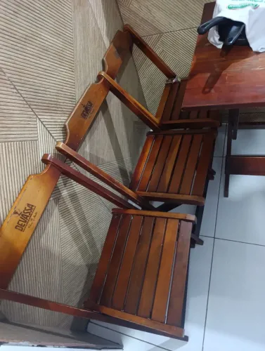 Mesa com 4 cadeiras
